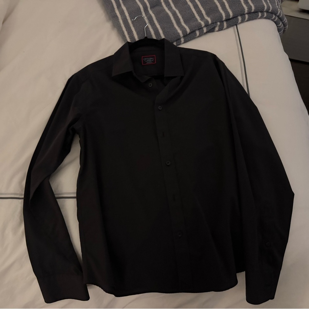 UNTUCKit Black Button Down Shirt Size Medium